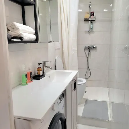 Menton, Old Town Apartment *
