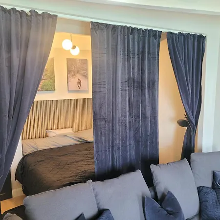 Menton, Old Town Apartment *